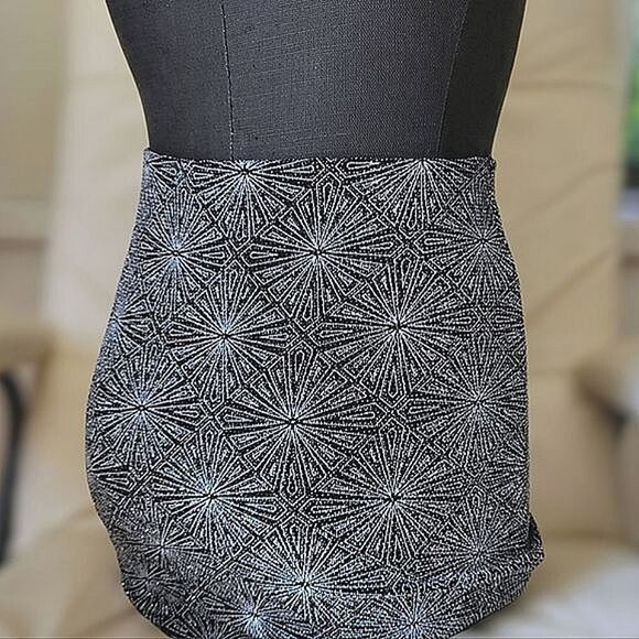 H&M Black/Silver Glittery Mini Skirt size XS - Picture 3 of 12